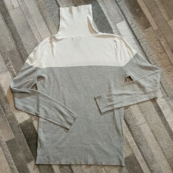 Ann Taylor Sweaters - Gray/Cream Turtleneck sweater. Sz M.